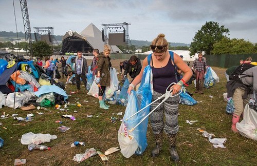 英國最大露天音樂節結束 留下近1700噸垃圾