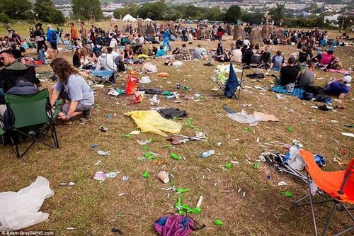 英國最大露天音樂節結束 留下近1700噸垃圾