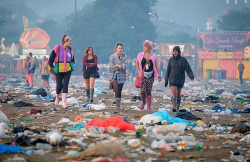 英國最大露天音樂節結束 留下近1700噸垃圾