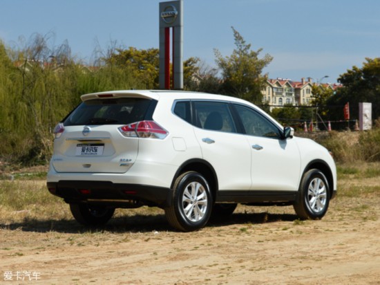东风日产2014款奇骏