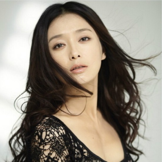 秦岚最新长发造型 教你变身气质美女- Micro R