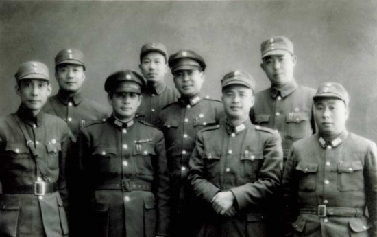 薛岳指挥第九战区军队以反八字阵诱敌深入,在万家岭包围日军第106师团