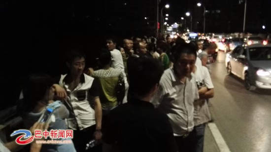 巴中小伙与<em>女友分手</em>失去理智跳桥轻生 轻生者