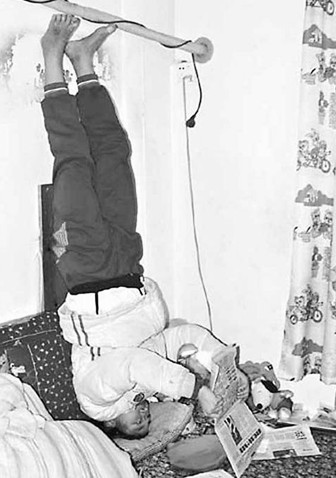 黑人妈妈生下纯白婴儿 全球生孩子那些怪事儿