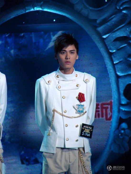 李易峰时尚进化 从好男儿到搞怪萌神