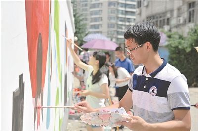 常州天宁区开展公益墙绘活动宣传文明传播道德