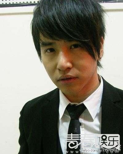 《蒙面歌王》面具揭晓:曹格李泉许茹芸孙楠 黑