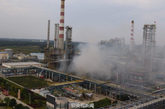 中石油庆阳石化公司装置泄漏著火 已致1死4伤