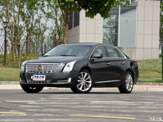 XTS 2015 28T 