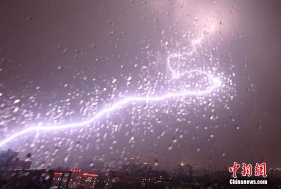 727һ򶫸Ǳǣʱ绮ҹա<a target='_blank'  data-cke-saved-href='http://www.chinanews.com/' href='http://www.chinanews.com/'><p  align=