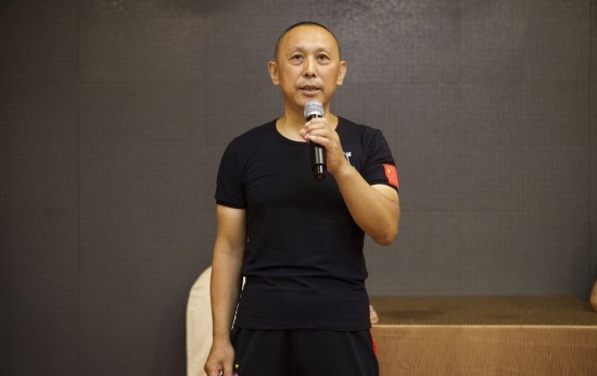 长春散打总教头举行收徒仪式 行跪拜大礼(高清