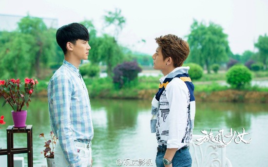 旋风少女百草挺身护若白现旋风三连踢 第二季