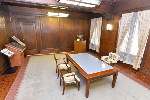 �칫��һ����