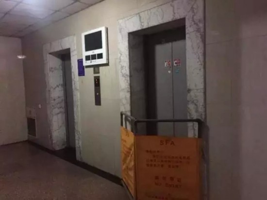 电梯夹死人!杭州新华坊一女子被电梯夹死