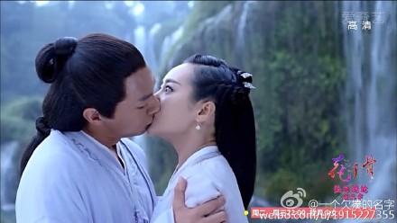 《花千骨》霓漫天结局:杀糖宝断臂虫刑终自尽