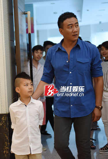 胡军希望在康康心中非负数 被妻女勒令参加爸