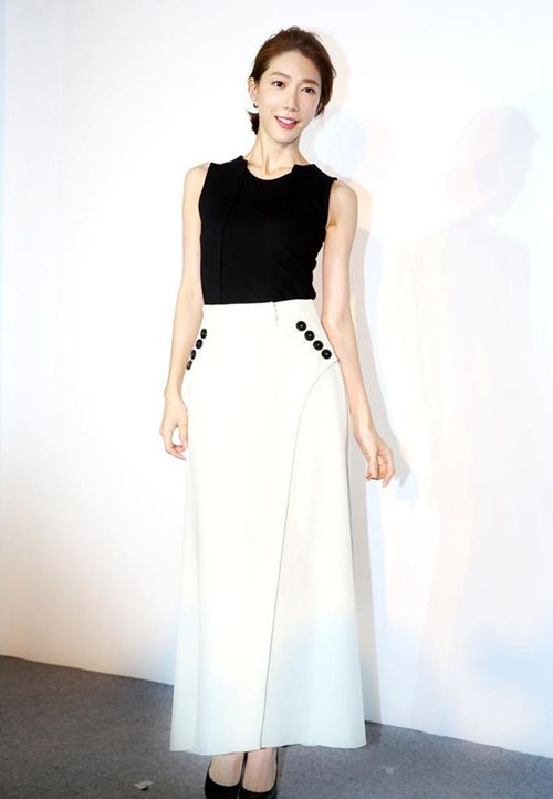 女星穿衣连环撞 Angelababy玫瑰大花瓣礼服显