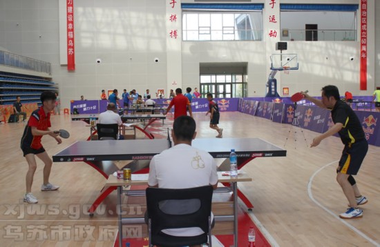 乌苏市举行啤酒节活动之全国乒乓球精英挑战赛