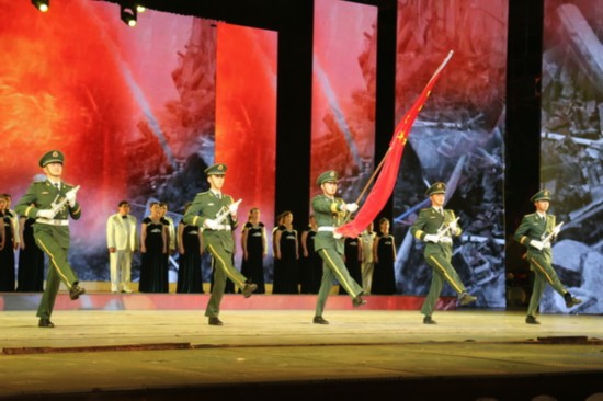 河南开封最美警嫂绽放庆八一晚会