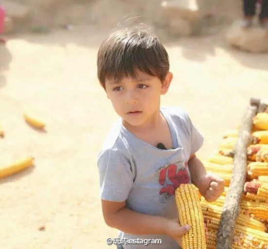 诺一霸气搂妹妹 刘烨儿子诺一女儿霓娜萌照盘