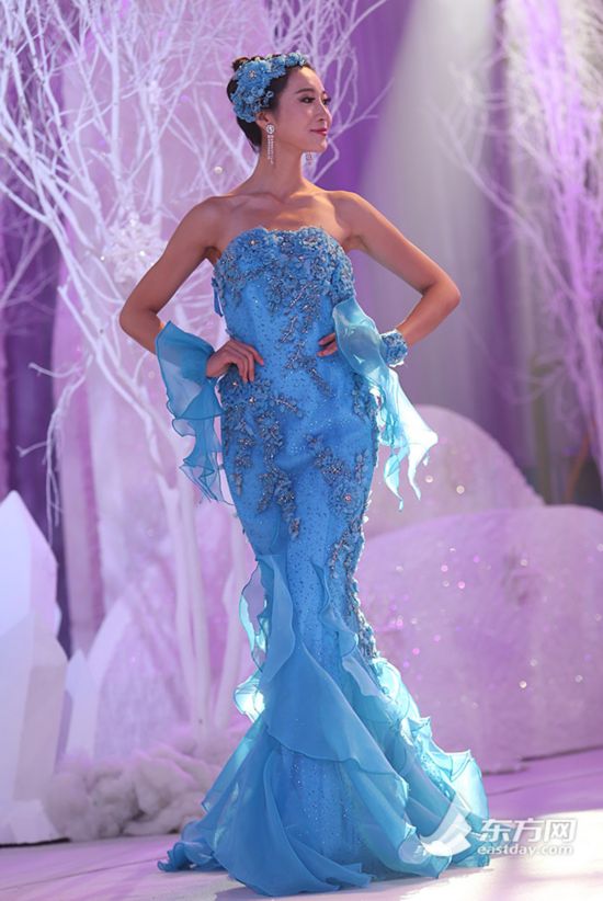 2015环球小姐婚纱秀台前幕后