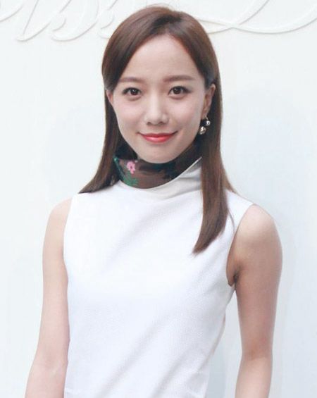 知名博主爆料王珞丹打美白针 看黑妞是如何逆