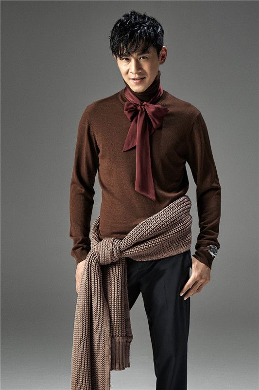 乔振宇登杂志封面 气质硬朗男人味十足