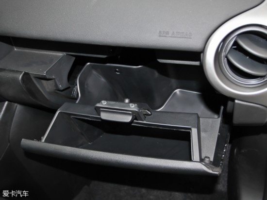 长安马自达2012款马自达2两厢