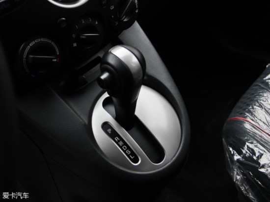 长安马自达2012款马自达2两厢