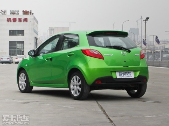 长安马自达2012款马自达2两厢