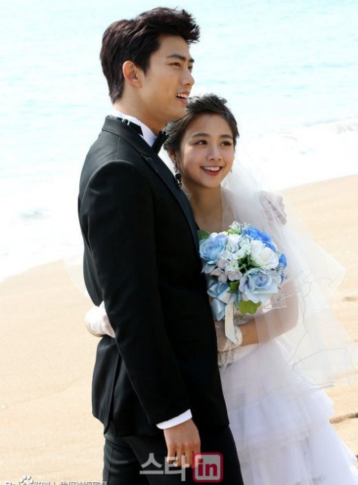 图揭黑涩会美眉成员现状:昆凌嫁周杰伦 杨可涵