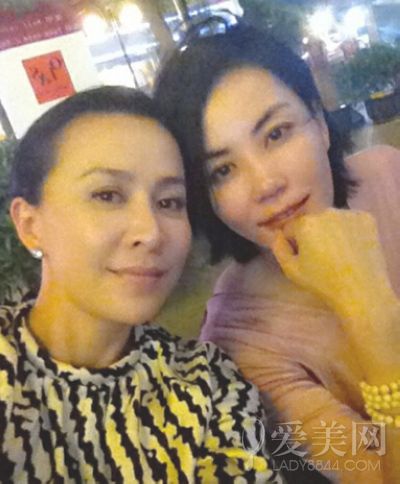 刘嘉玲王菲张歆艺 女星自拍合照都爱耍心机