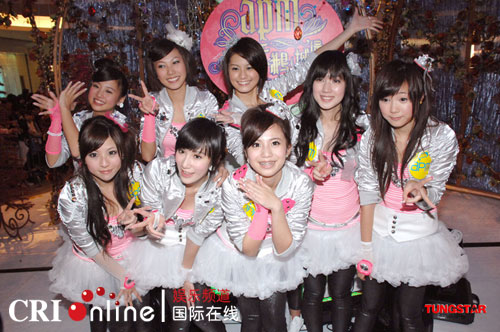 图揭黑涩会美眉成员现状:昆凌嫁周杰伦 杨可涵