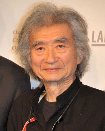 日本著名指挥家小泽征尔腰部骨折暂停相关工作