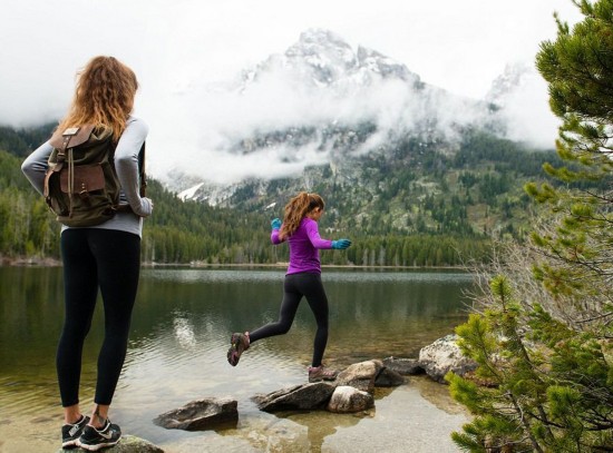 美国男子改装旧式车后怀揣旅行梦周游各地(组