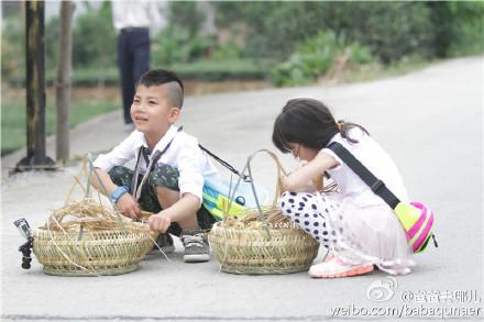 爸爸去哪儿3夏天妈妈黄嘉千是谁 康康夏天卖鸭