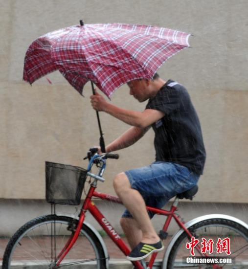 台风苏迪罗将在福建登陆 当地发布红色预警