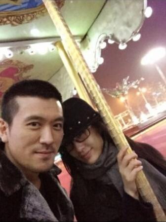 杨子与新欢张羽熙牵手蜜游 黄圣依正宫地位恐