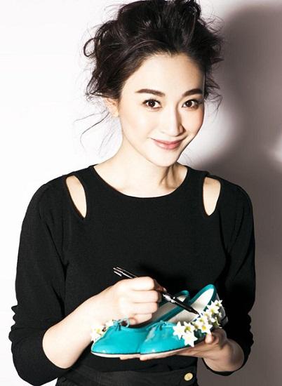 李小冉微博秀恩爱 曾为鄢颇流产 揭女神坎坷情