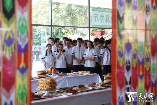 电影《梦开始的地方》传递新疆内高班正能量