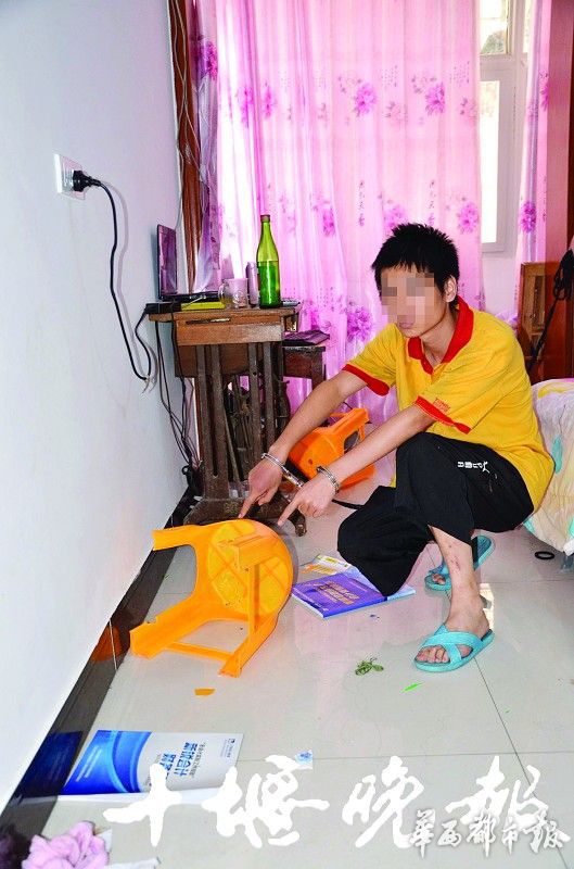 妻子与网友裸聊丈夫抄皮带抡凳子将其打死