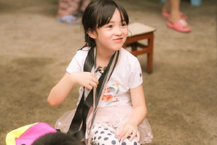 爸爸去哪儿诺一让霓娜骑背玩 小鸭受伤康康情绪失控大哭