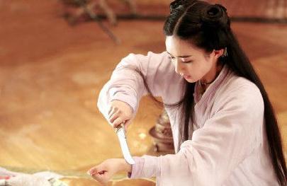 花千骨删减镜头曝光:子画变吸血狂魔 小骨为爱