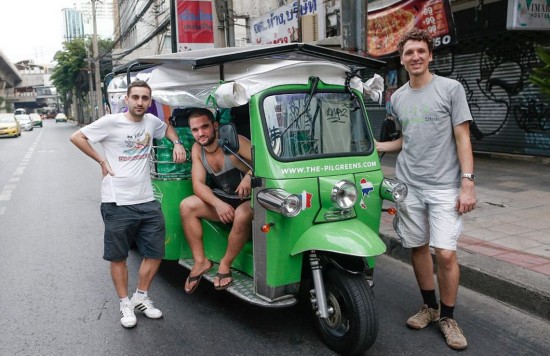 三学生驾驶自制电动车环保旅行2万公里(高清组