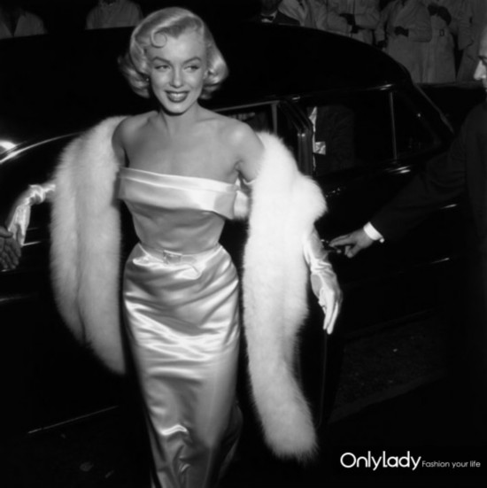 marilyn-monroe-1954-premiere-h724