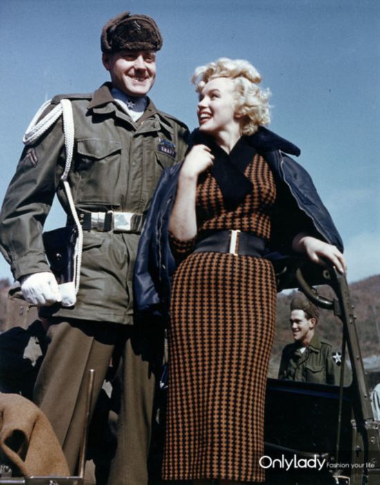 marilyn-monroe01954-uso-korea-h724