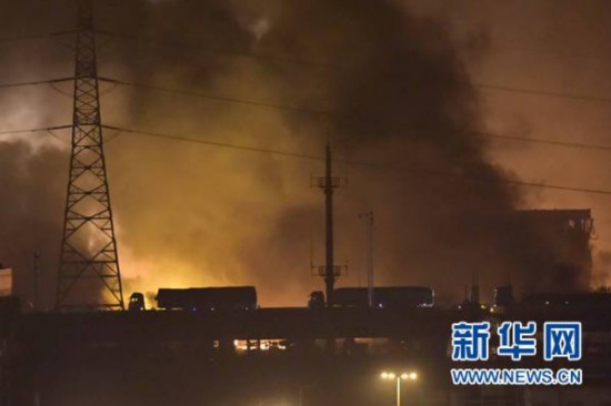 天津滨海新区爆炸抢险现场有两名消防官兵失联