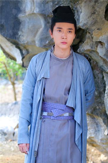 花千骨剧情东方彧卿     东方假意归顺孟玄聪,周国大军在孟玄郎的