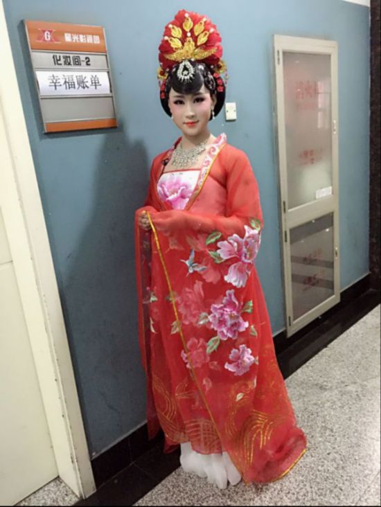 知名反串艺人羽梵央视录制《幸福账单》备受关