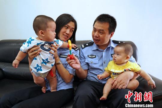 小夫妻双双走上贩毒道路 民警争当龙凤胎临时